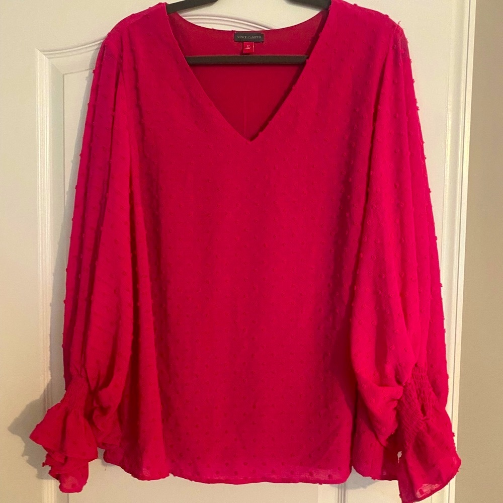 💖 Beautiful Pink Swiss dot blouse 💖